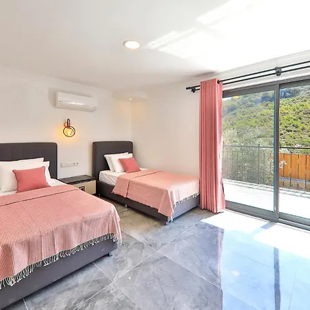 Delfin Green